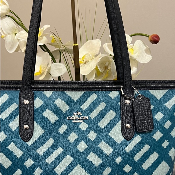 Coach Wild Plaid Teal City Zip Bag EUC retail $295 - Picture 2 of 9